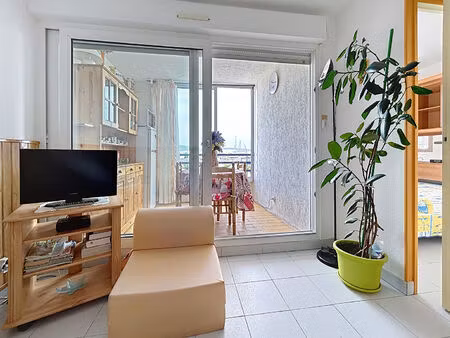 frontignan plage t2 cabine loggia parking vue port a vendre