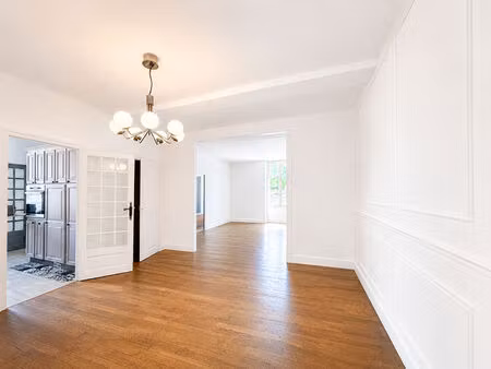 maison d'exception à louer au coeur de chaumont - 6 pièces  plus de 145m²