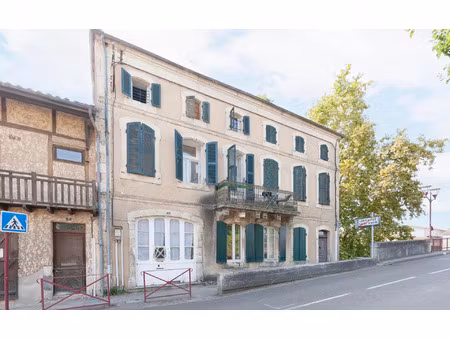 immeuble larrivière-saint-savin m² t-9 à vendre  224 500 €