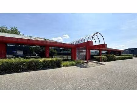 entrepôt logistique à louer dans la zone industrielle de ma