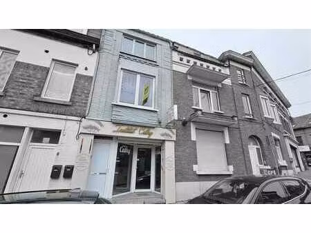 surfarce commerciale + logement indépendant