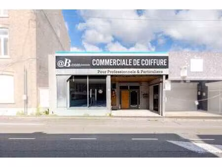 rez-de-chaussée commercial idéalement situé – fort potentiel