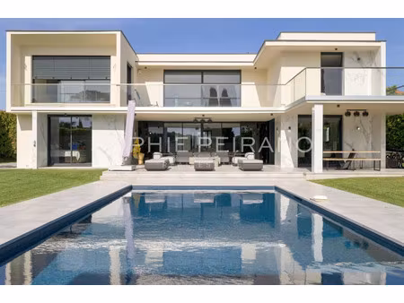 villa de luxe à louer dans le quartier bois fleuri-chevre d'or-saint philippe