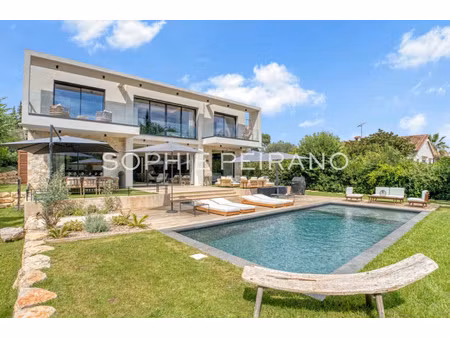 villa de luxe à louer dans le quartier les colles-camp lauvas-font de l'orme