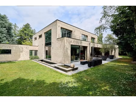 villa de luxe à louer dans le quartier vauban-100 maisons-mairie