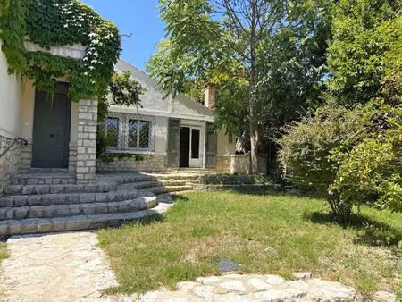 maison de luxe à vendre à villeneuve-lès-avignon