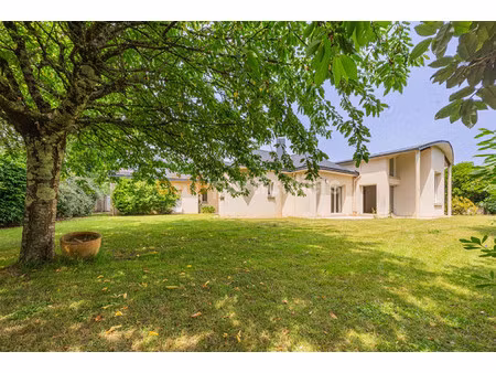 maison de luxe à vendre dans le quartier fleuriaye-souchais