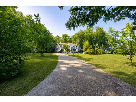 maison de luxe à vendre à latresne