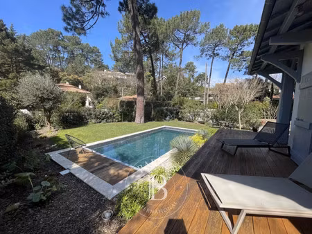 villa de luxe à vendre dans le quartier le moulleau-les abatilles