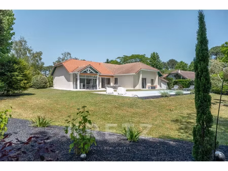 maison de luxe à vendre dans le quartier toctoucau