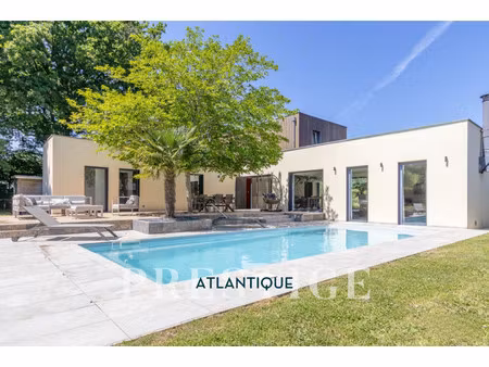 maison de luxe à vendre dans le quartier nord