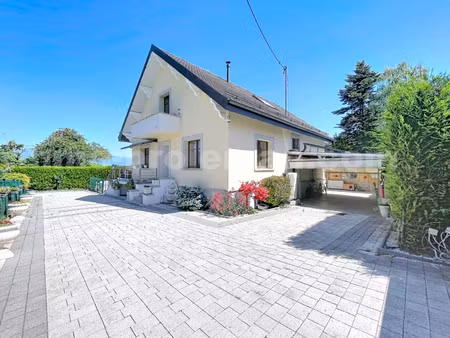 maison de luxe à vendre à chênex