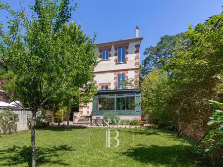 maison de luxe à vendre dans le quartier sud rer