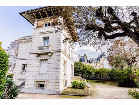 maison de luxe à vendre dans le quartier chateau