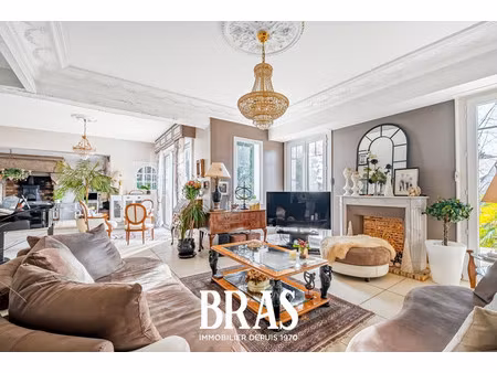 maison de luxe à vendre dans le quartier ermur-les forges