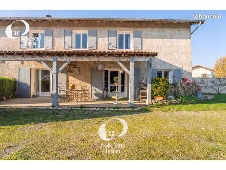 propriété 7 pièces 202 m²