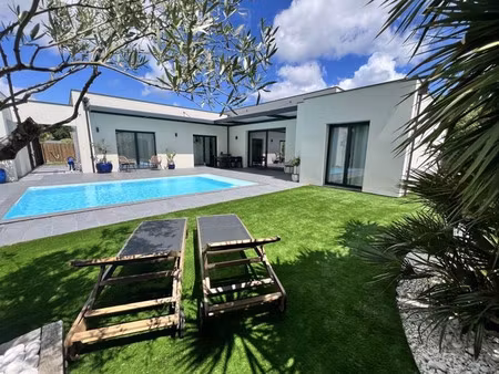 maison de luxe à vendre dans le quartier mestras