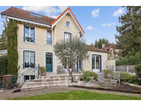maison de luxe à vendre dans le quartier bourg-la feuillaume nord