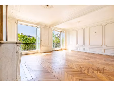 appartement de luxe à vendre dans le quartier saint merri