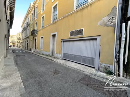 garage proche maison carree