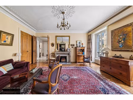 appartement de luxe à vendre dans le quartier lorette-martyrs