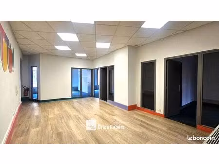 bureaux 134 m²