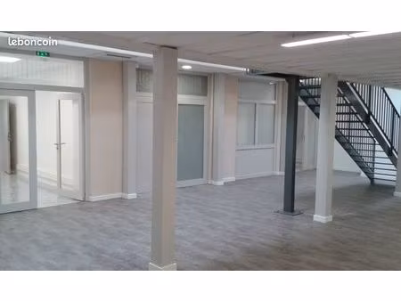 bureaux 352 m²