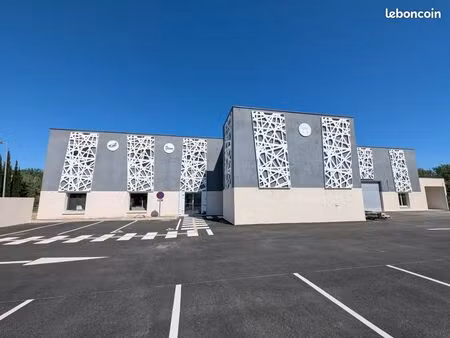 bureaux 27 m² saint-martin-de-crau