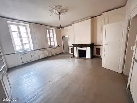 74 m2 t4 au centre de vesoul