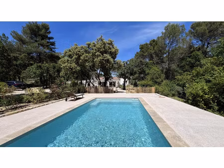 villa de luxe à vendre à rognes