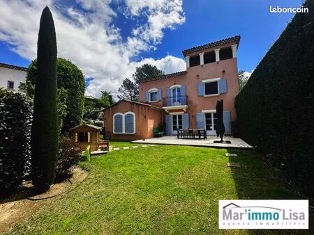 villa 6 pièces 133 m²