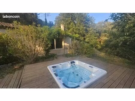 propriété 5 pièces 136 m²