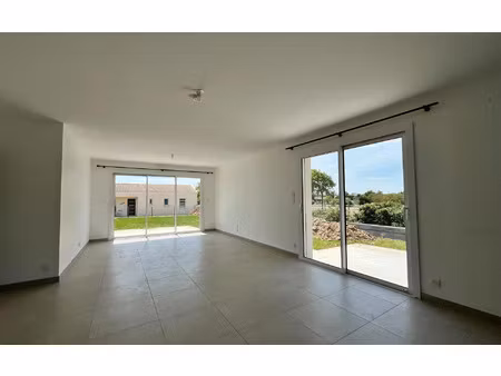 location maison  m² t-4 à villiers-en-plaine  970 €