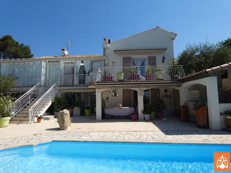 villa de luxe à vendre à lamanon