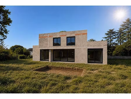 maison contemporaine à vendre dans le quartier comédie