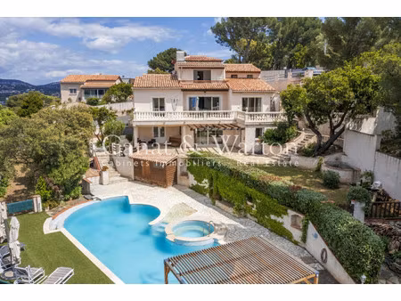 villa de luxe à vendre à cavalaire-sur-mer