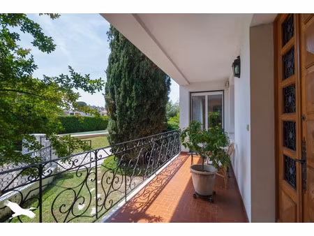 maison de luxe à vendre dans le quartier compans