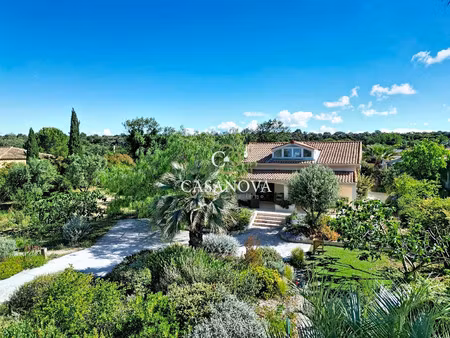 villa de luxe à vendre à magalas