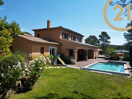 villa de luxe à vendre à fréjus