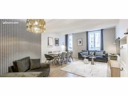 hôtel 359 m²