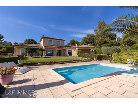 villa de luxe à vendre à la cadière-d'azur