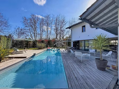 maison de luxe à vendre à bassussarry