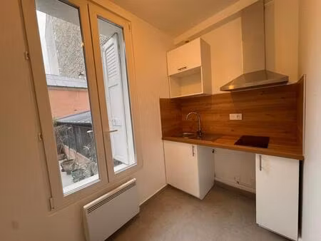 rue d'orfila  studio rénové de 21 07m² au rdc