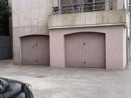 vente garage et parking à hennebont (56700) : à vendre / hennebont