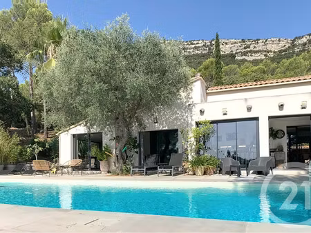 maison de luxe à vendre à saint-mathieu-de-tréviers