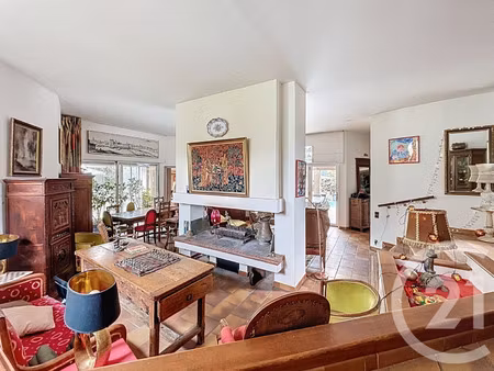 maison de luxe à vendre à vailhauquès