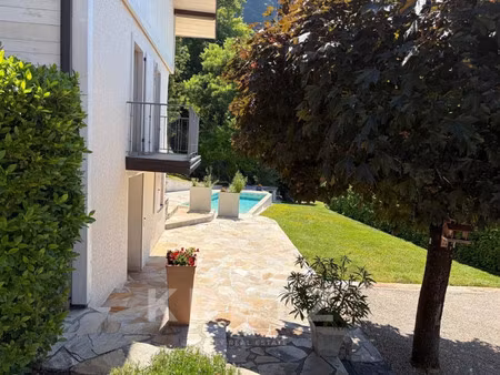 maison de luxe à vendre à verel-pragondran