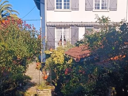 maison 10 pièces 202 m²