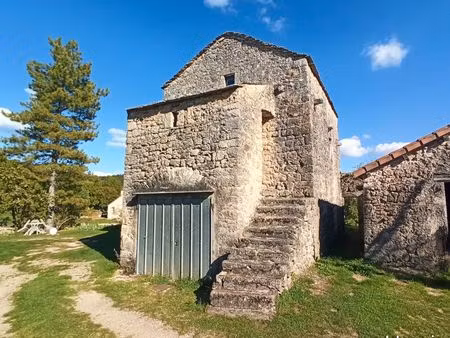 maison de village 3 pièces avec garage et terrain