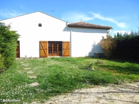maison de caractere a louer